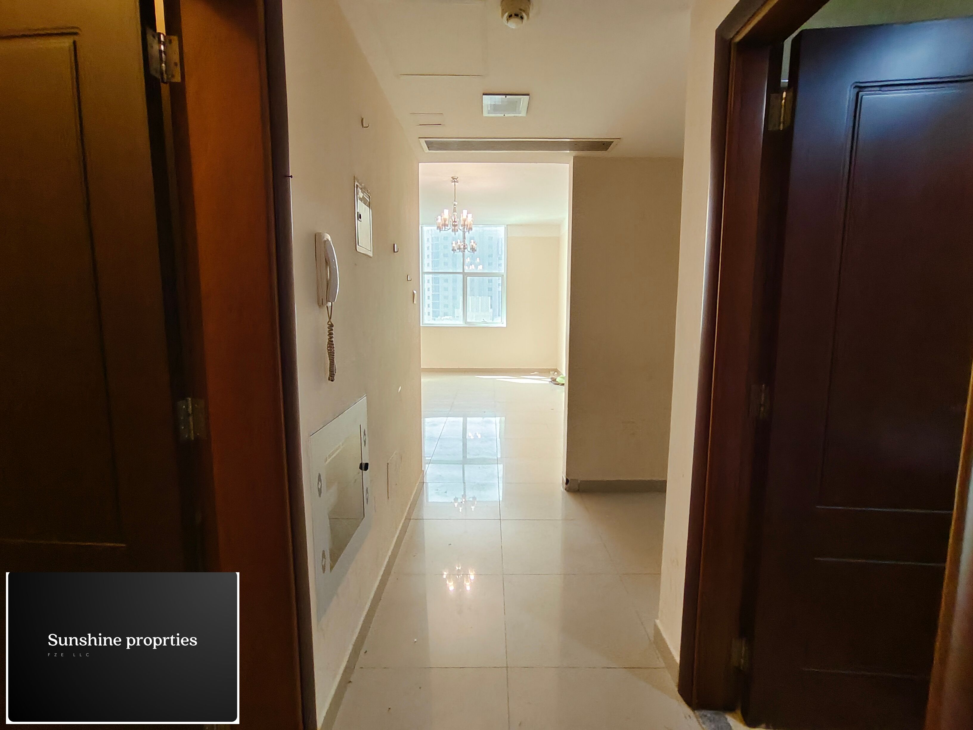 Lavish 2bhk with gym free