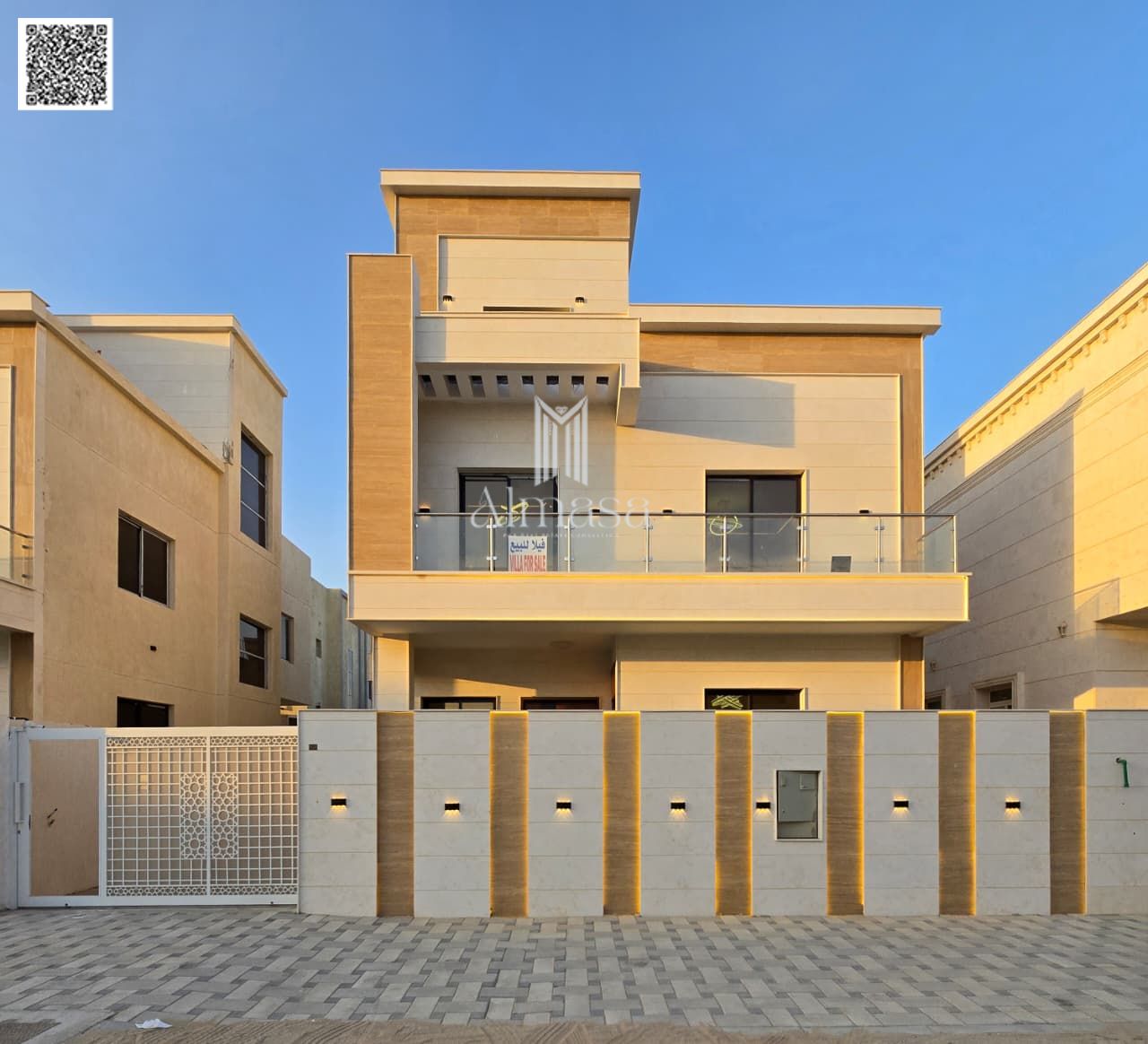 Freehold . Modern villa on a main street, no registration fees.