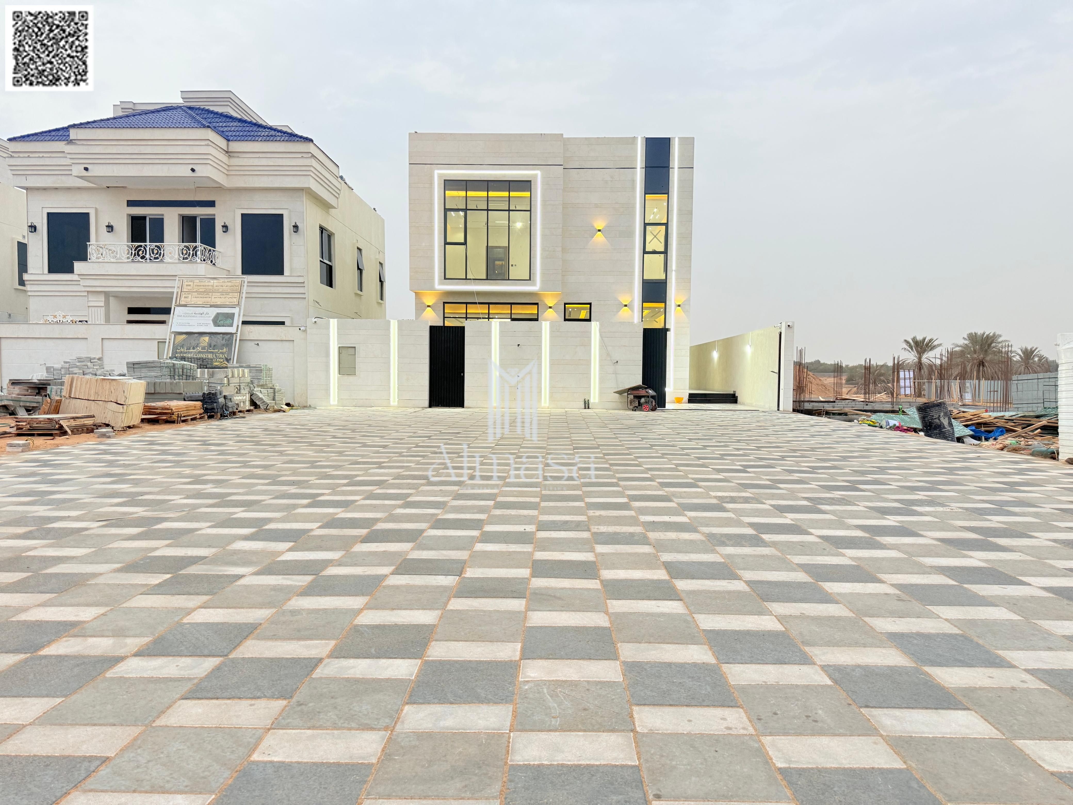 For sale: European-style villa with very high-end finishing. Freehold ownership for all nationalities. Prime location on a main street with a 20-meter
