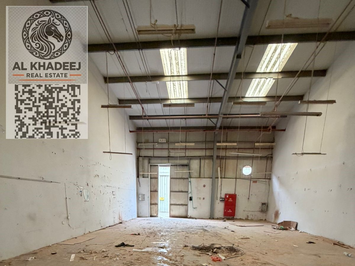 Warehouse with an area of 2,000 sq ft and 15 kW of electricity available for annual rent in Umm Al Quwain