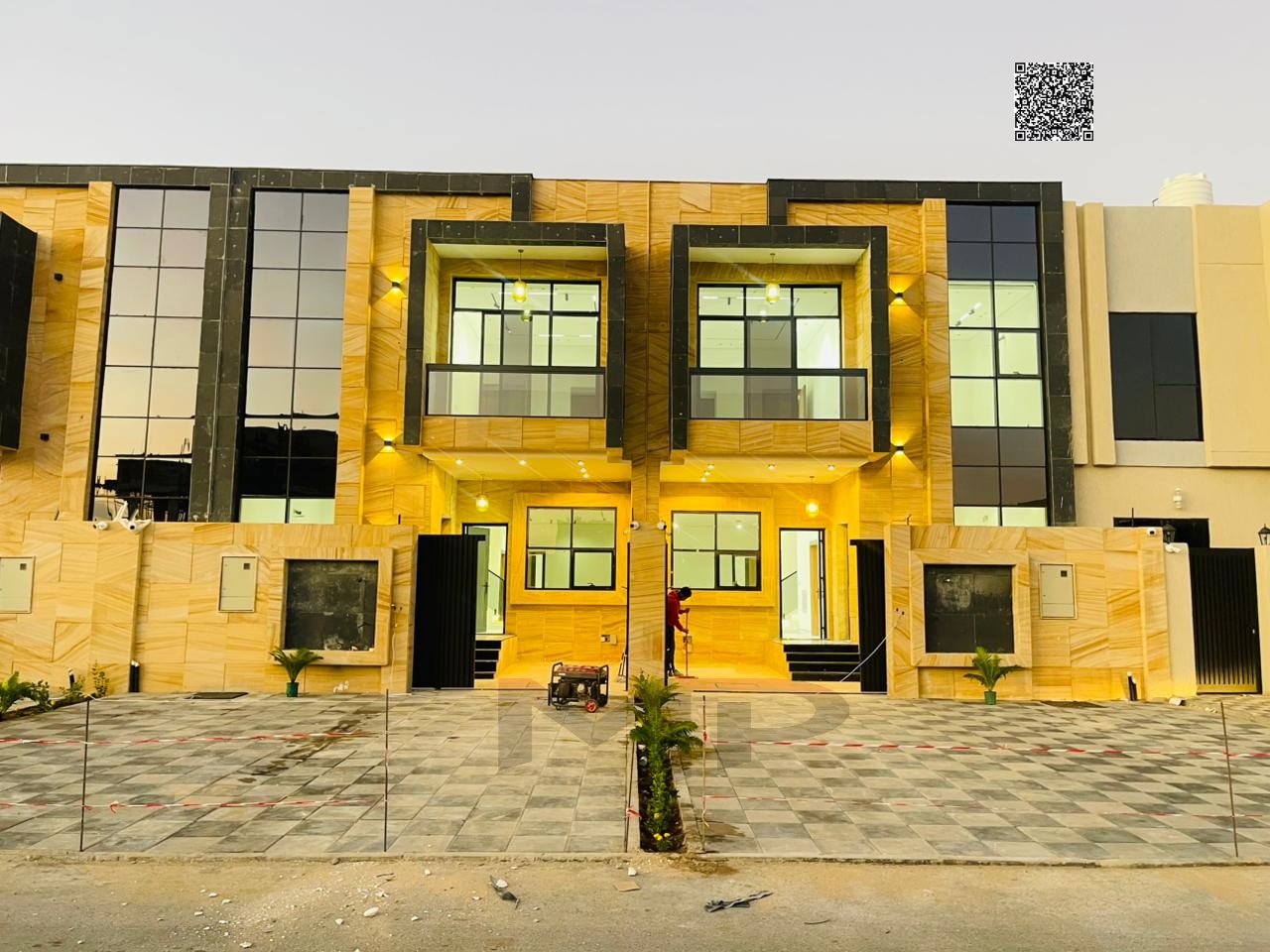 At a special price, behind a mosque, large setback in front of the villa, freehold ownership. Price includes registration and transfer fees.