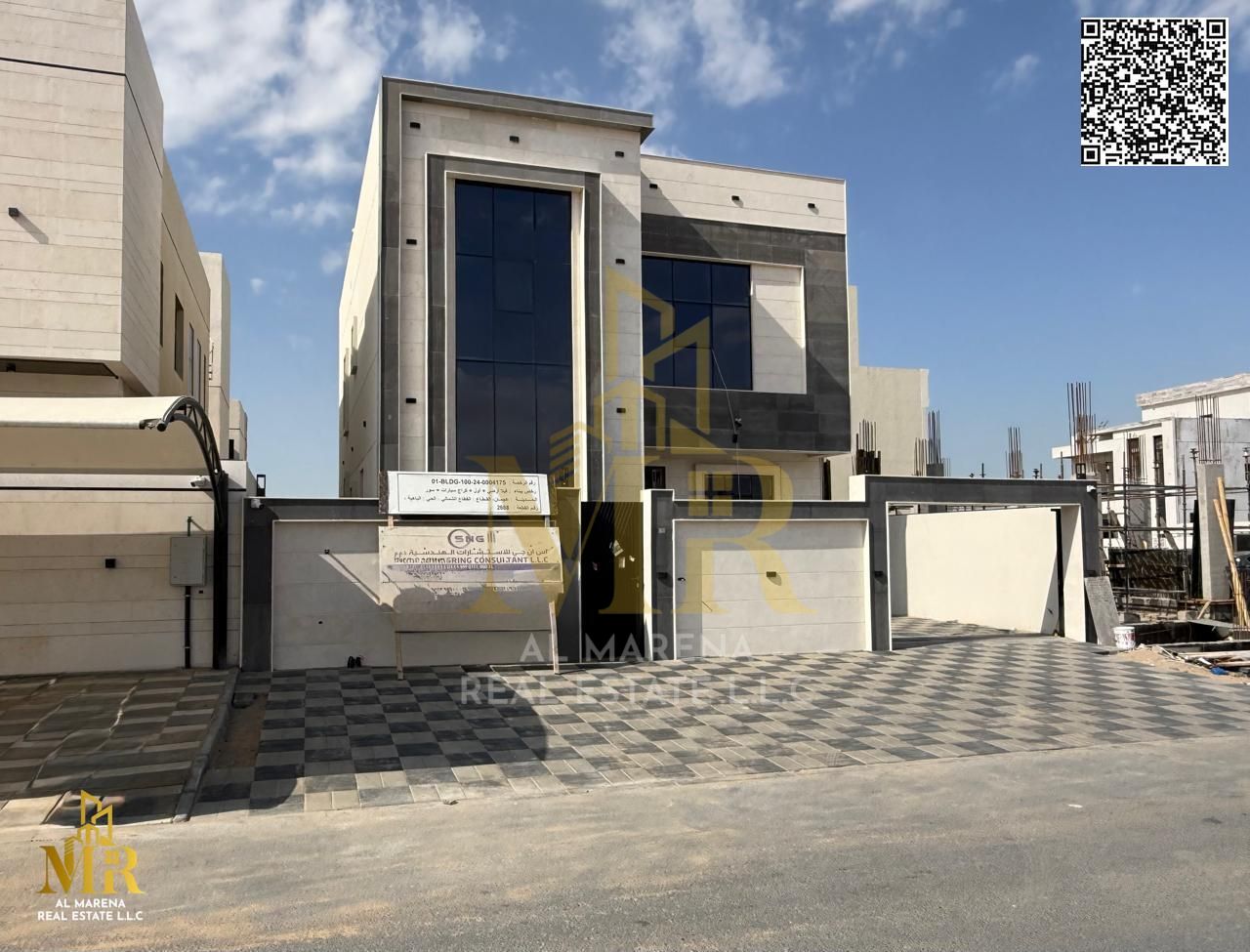 Behind the services area and near Mohammed Bin Zayed Road, own a villa with 5 master bedrooms at a special price, strategic location!