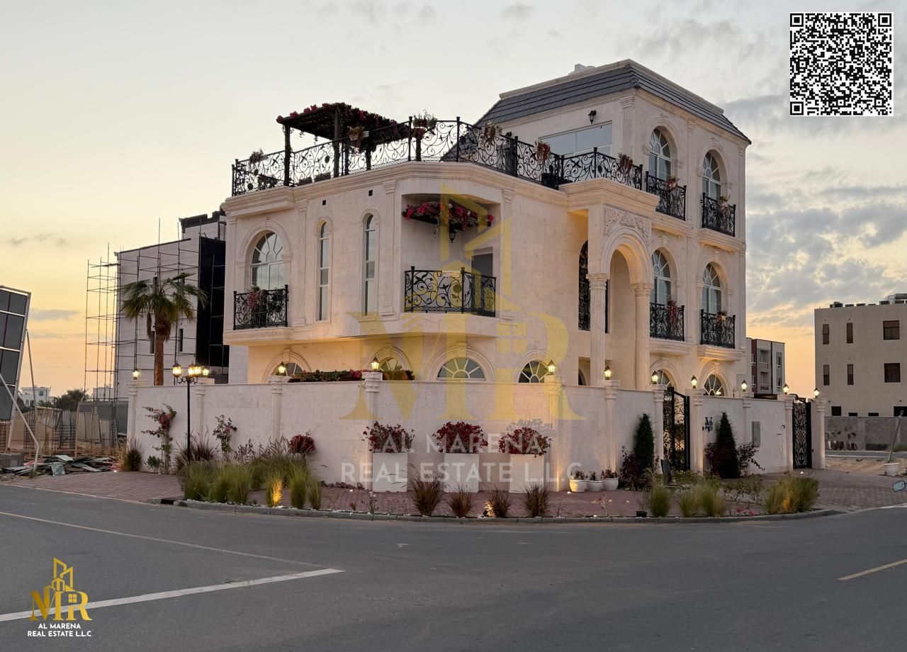 Corner classic villa with unique design, 2 floors + roof, 5 master bedrooms, private pool + kids pool, price includes registration fees!