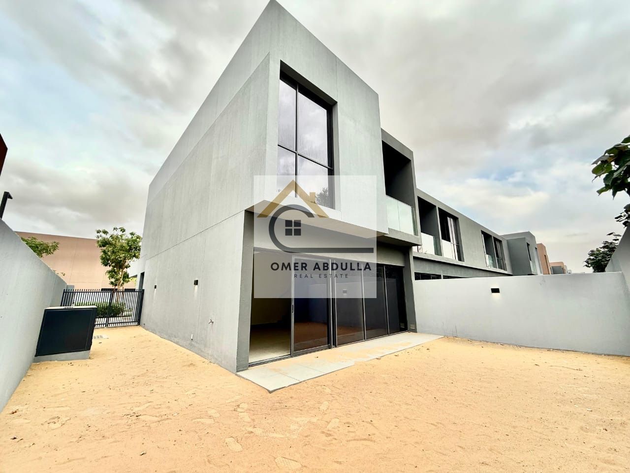 Corner Unit | Luxury 3bhk Villa with Maid Room only 140k /2 Payment