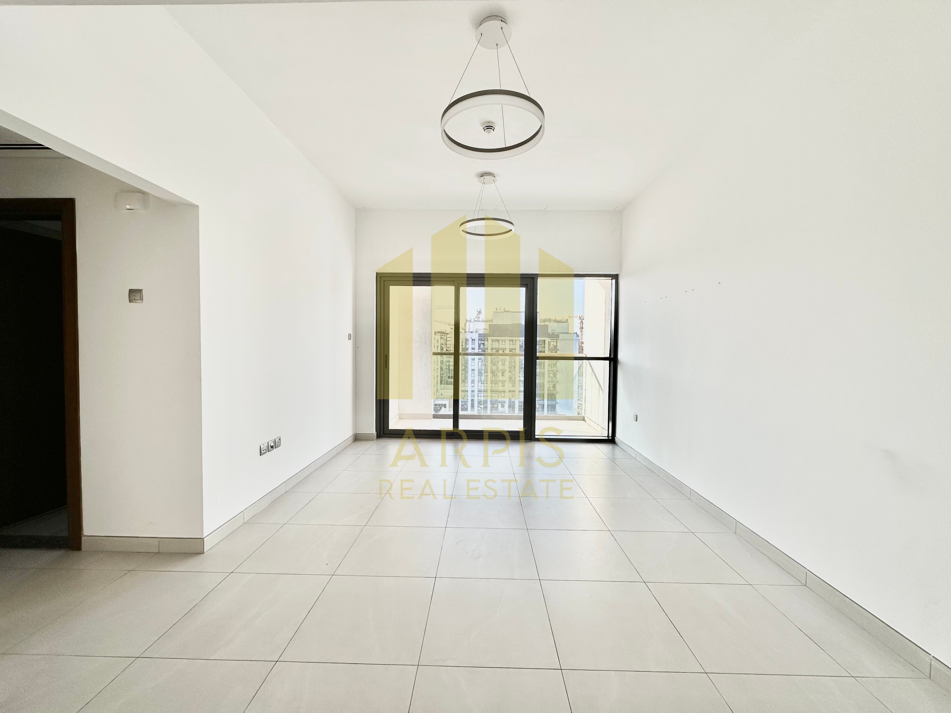 SPACIOUS 2 BEDROOM APARTMENT FOR RENT IN JUMEIRAH GARDEN CITY, DUBAI.