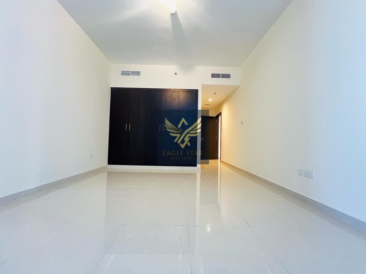Modern 1 BHK on Sheikh Zayed Road near Metro