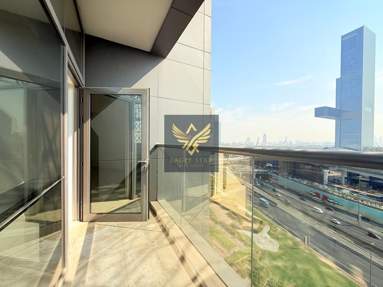 Spacious 3 BHK Available on Sheikh Zayed Road