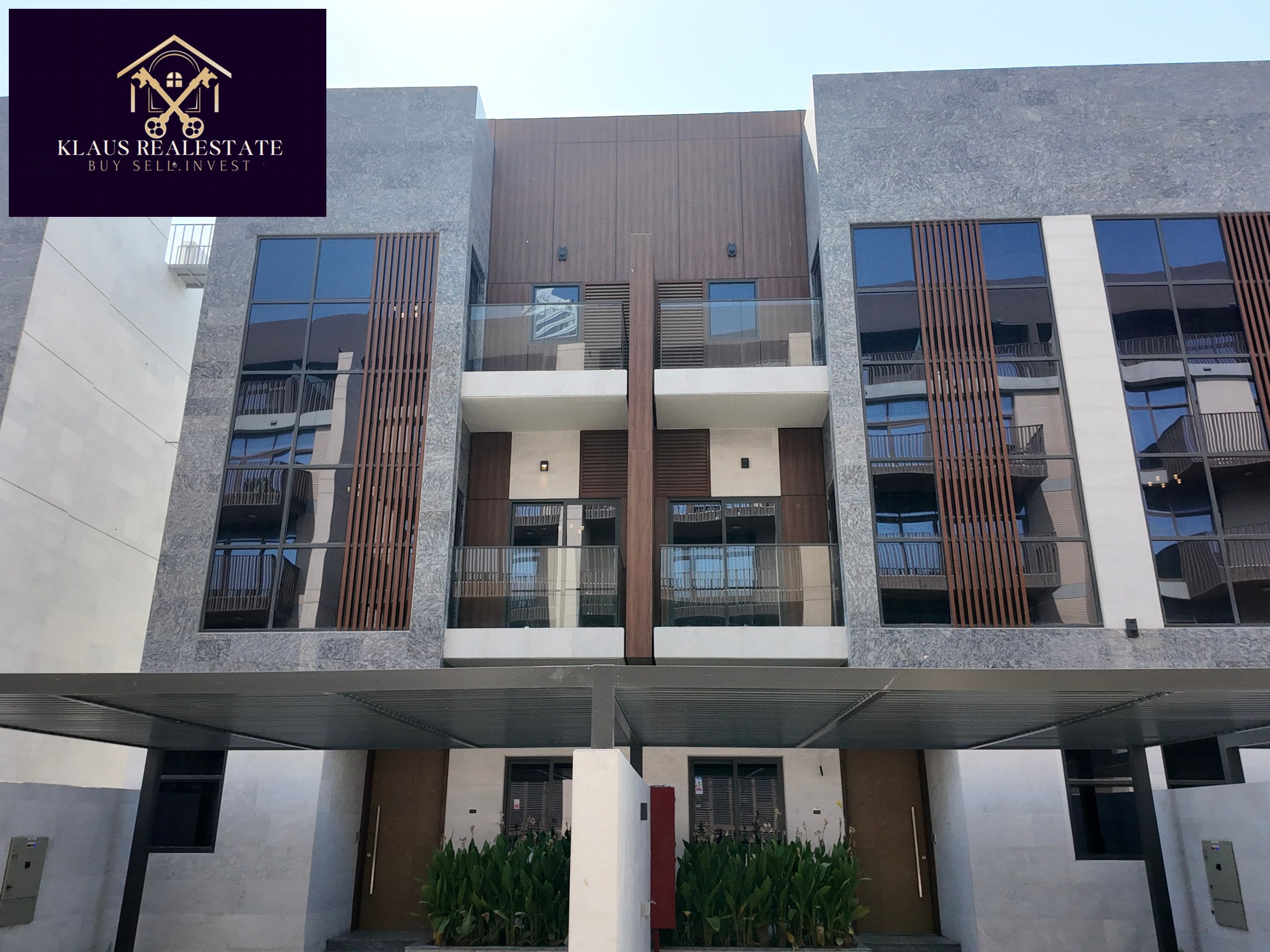 Modern 4BR JADE VILLAS IN JVC,WITH ELEVATOR
