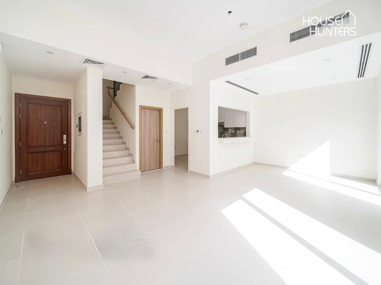 Single row | Close to pool and park | Move in