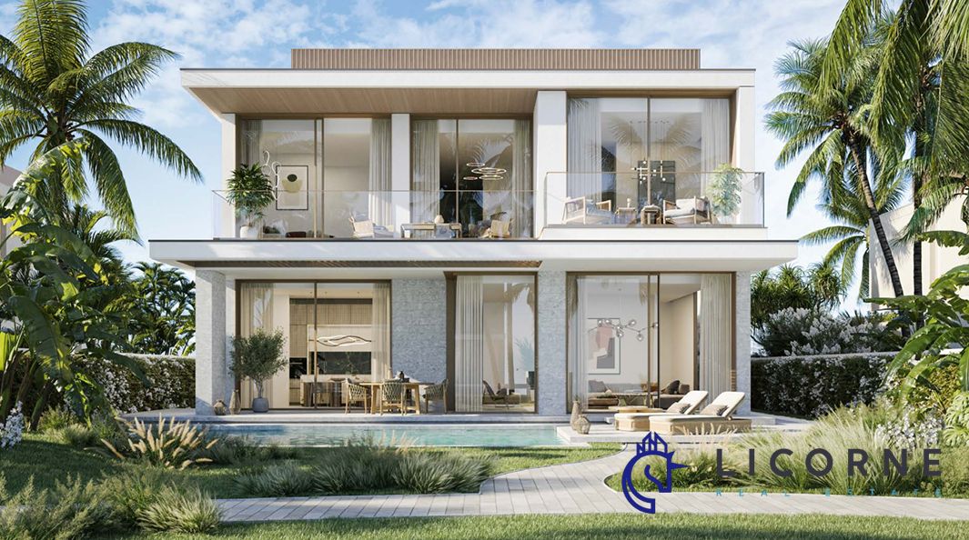 Waterfront Villa | Luxury | Direct to the Beach