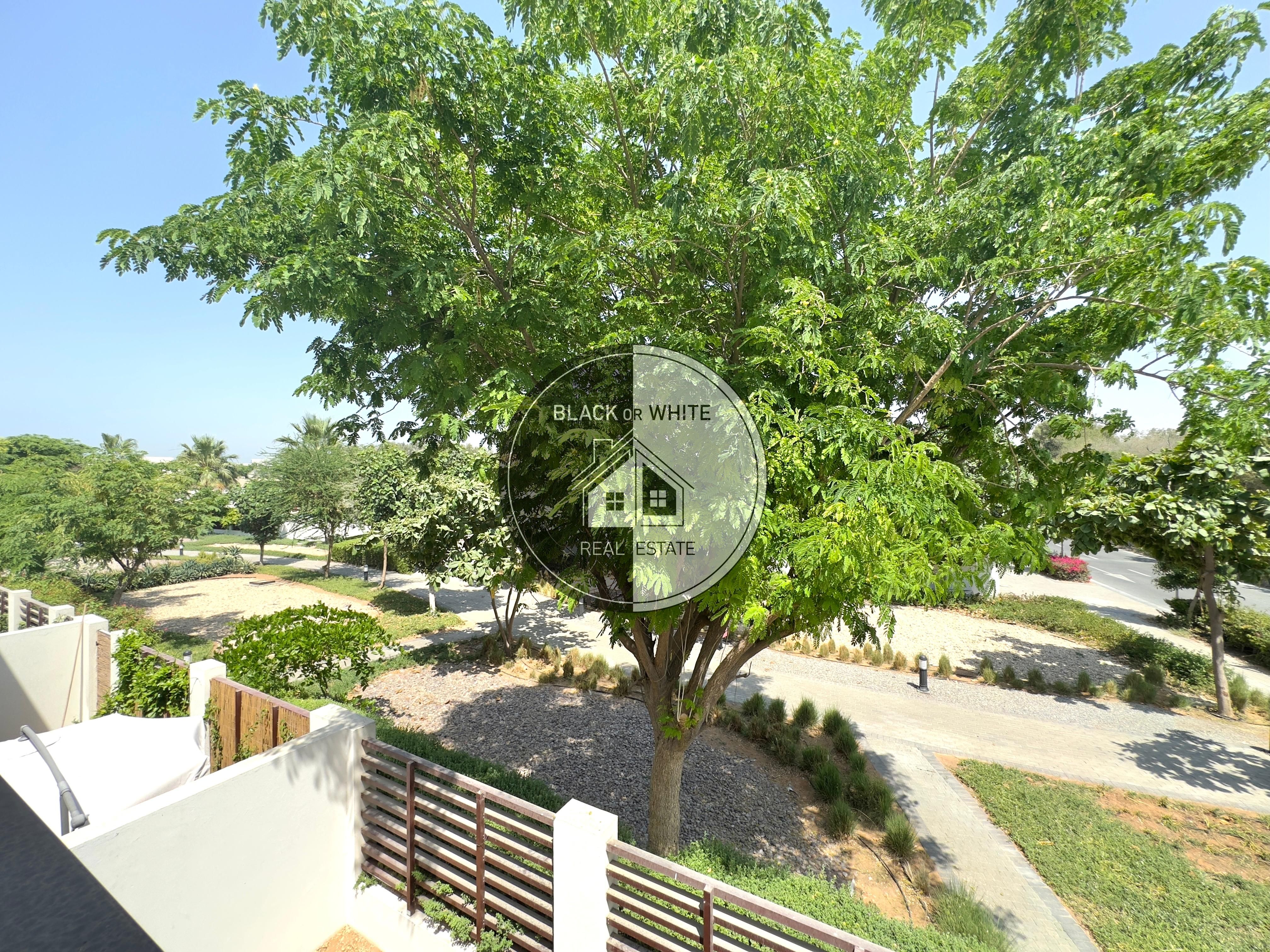 Unfurnished 3BHK + Maids | Flamingo II