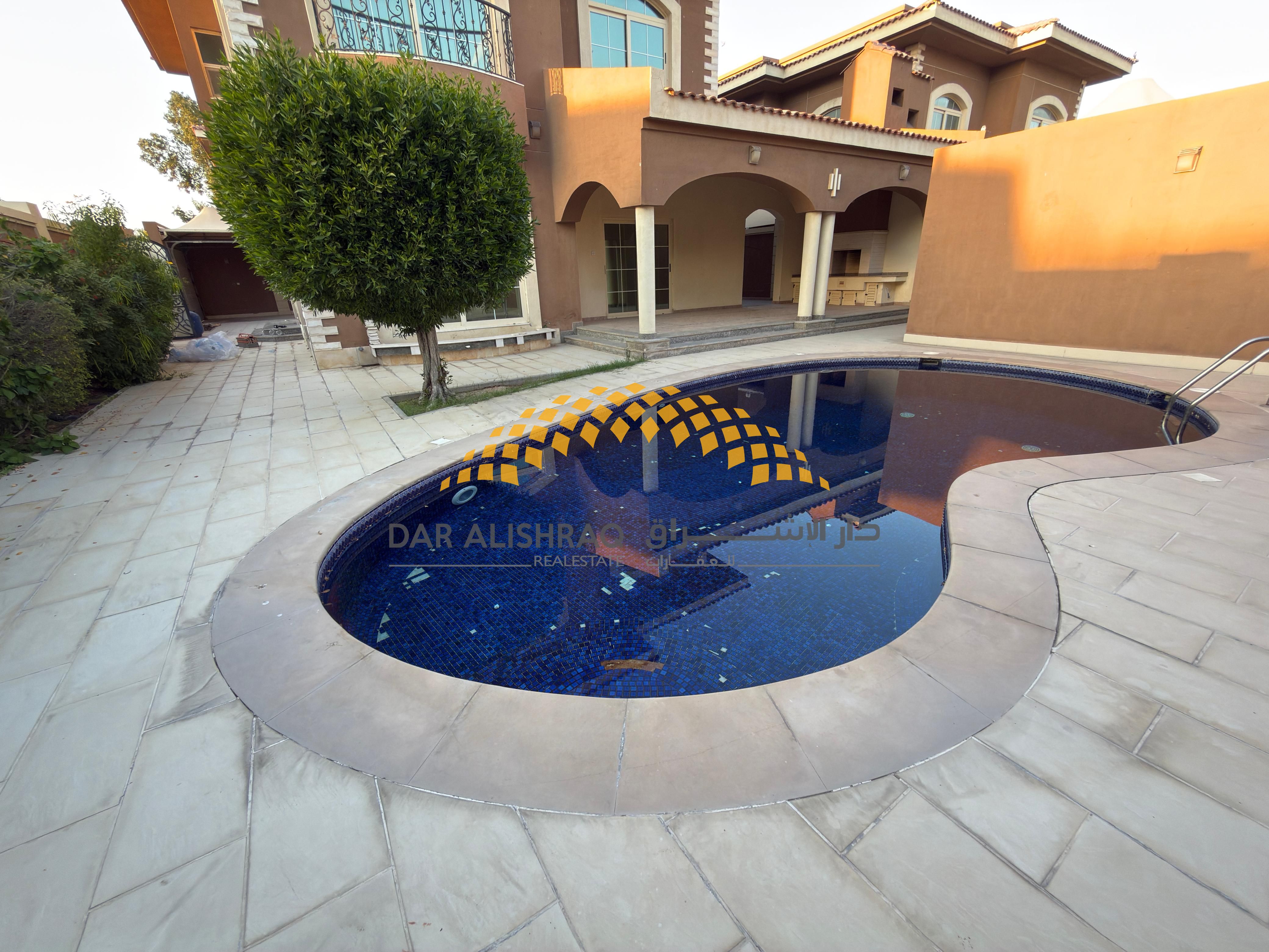 Luxury 4 bhk villa| Prime location