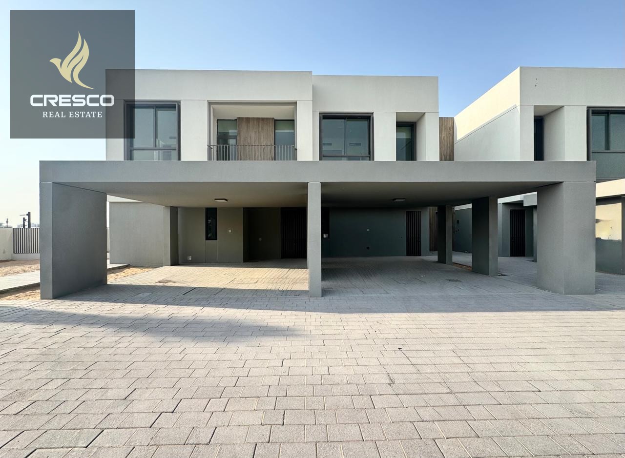 Corner Kitchen | Single Row | Large Plot