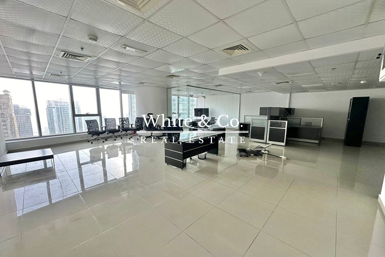 Fully Furnished | Vacant | Lake Views