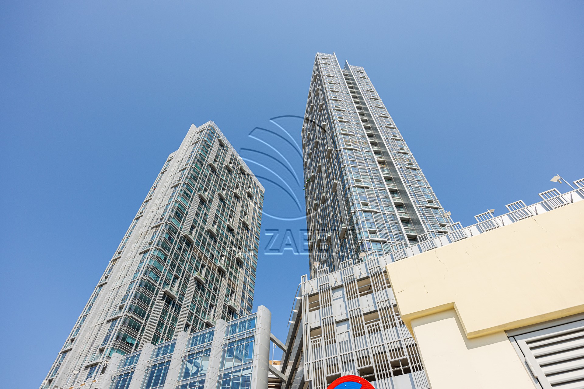 VACANT! Modern Design 1BR | Road Views