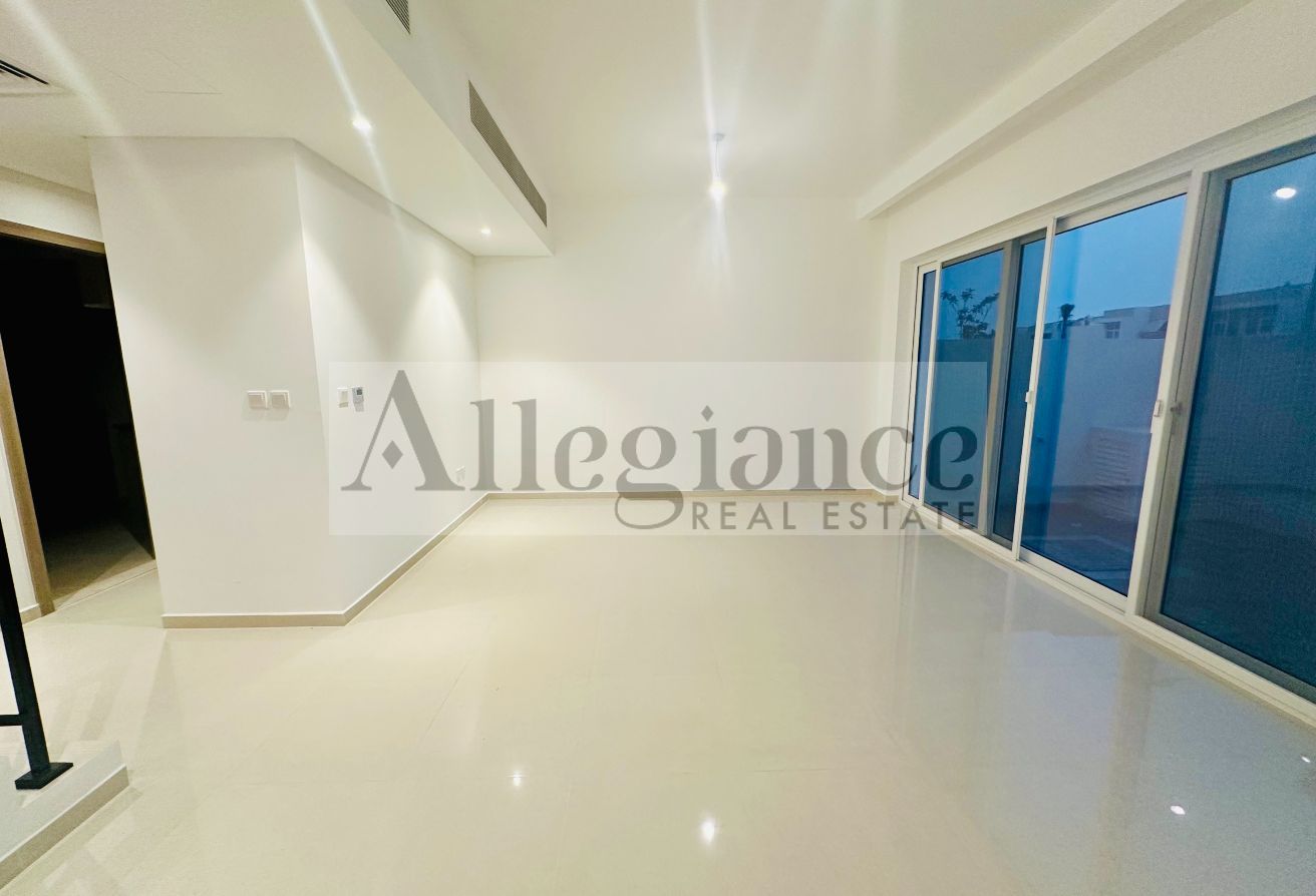 Brand New | 3 bedrooms | Roof Top | Middle unit