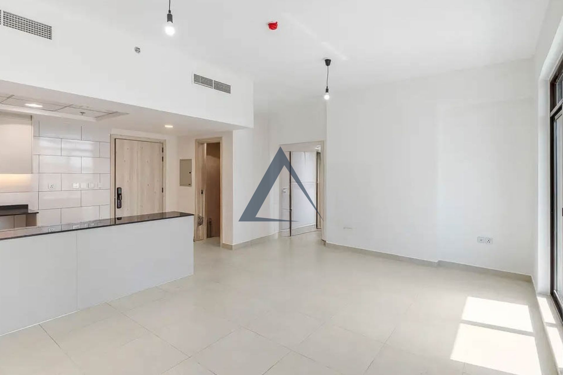 Spacious 1 Bedroom Apartment | Well Maintained | Tenanted