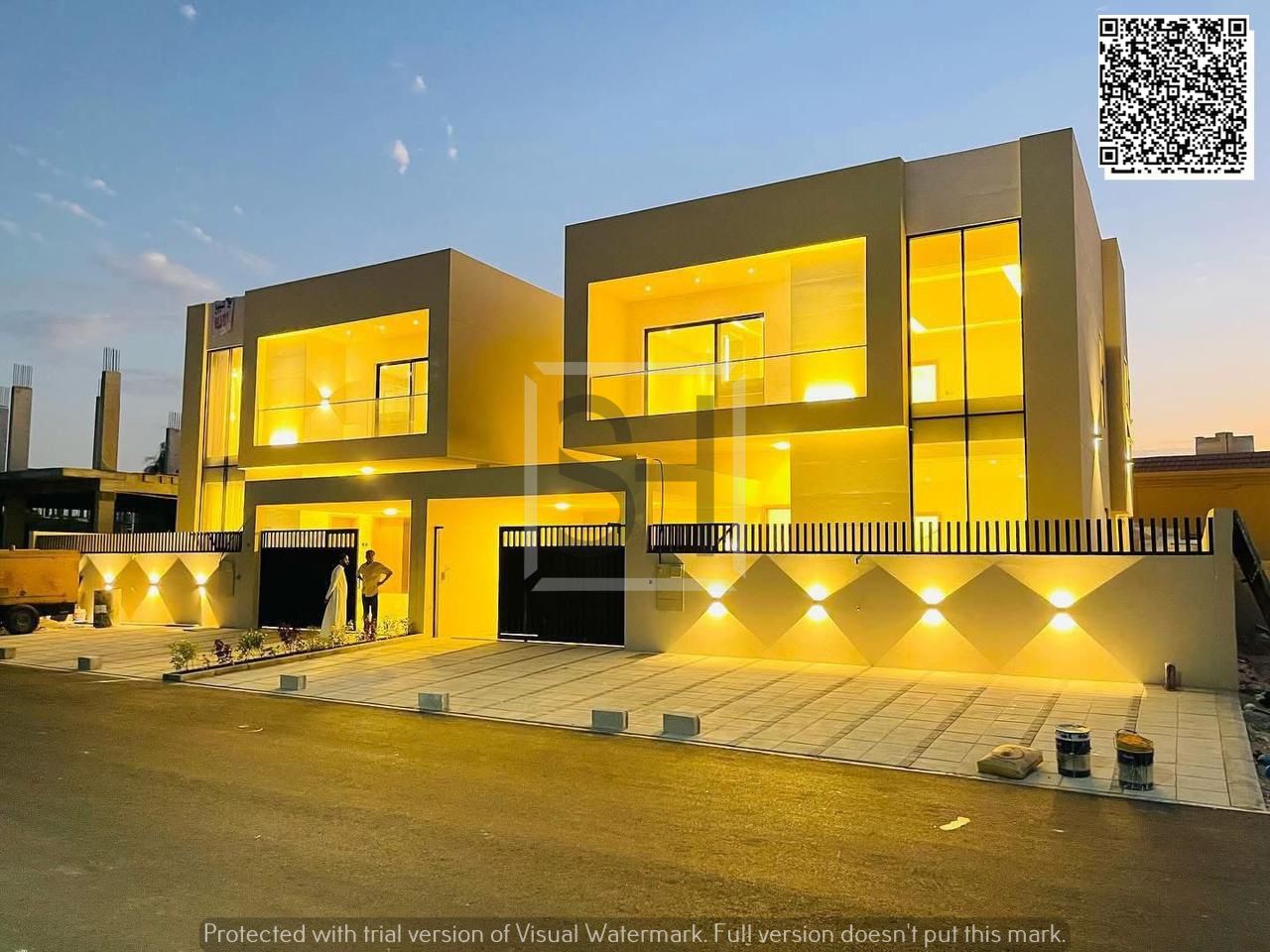 Villa for sale in a prime location opposite services and Sheikh Mohammed Bin Zayed Road.