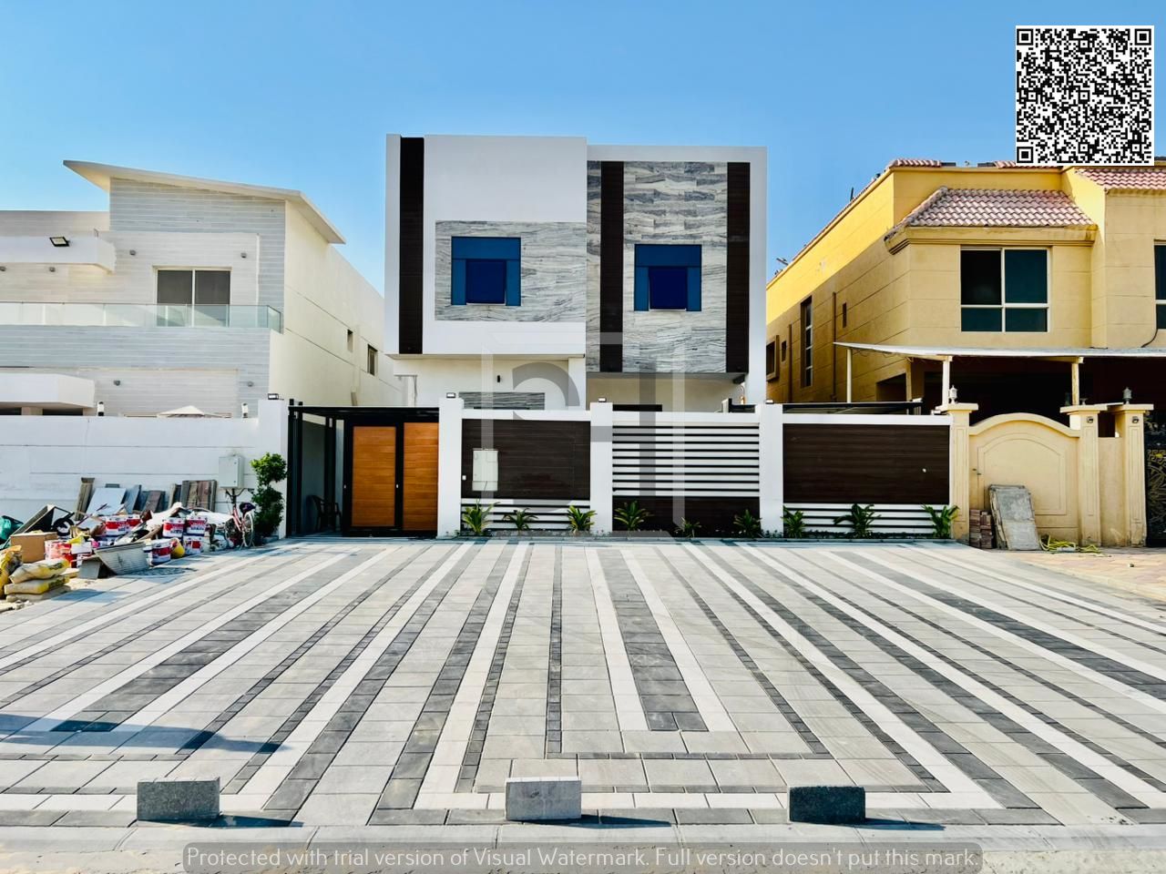 Villa for sale, including electricity, water, and air conditioning.