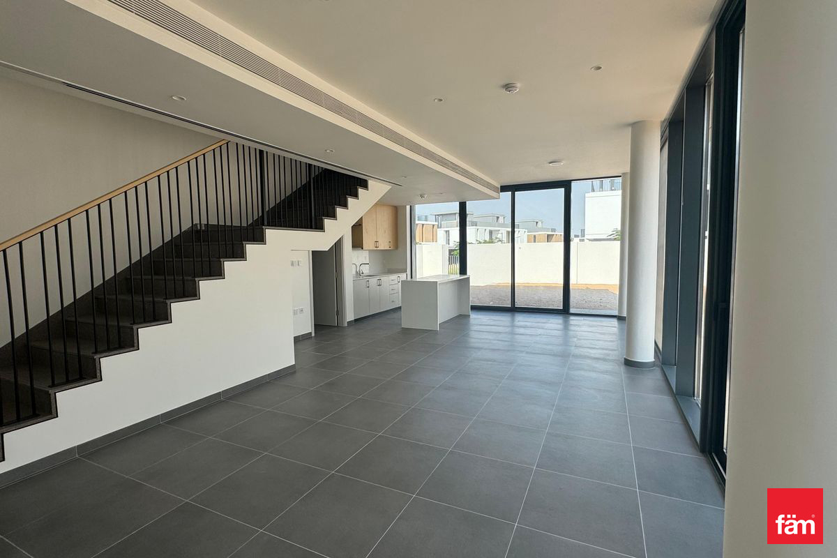 Modern Villa With Nearby Schools And Amenities