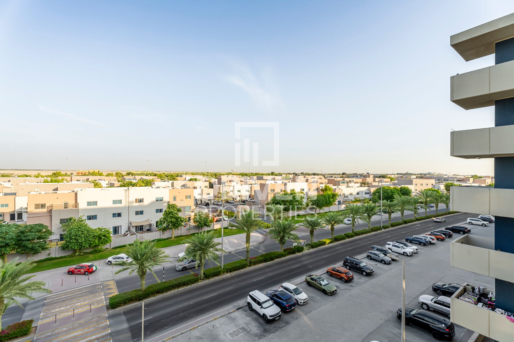 Spacious Corner 3BR Apartment | Prime Location