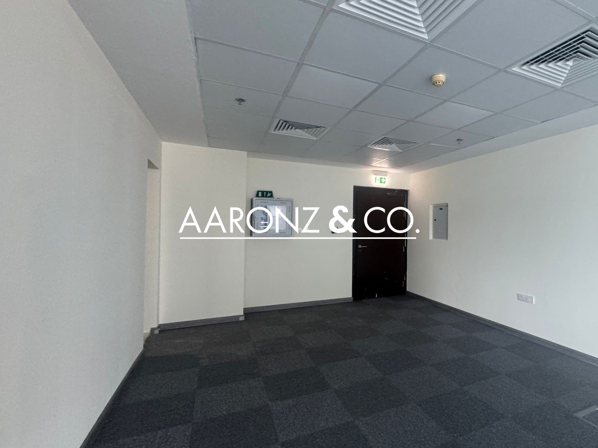 Nice Fitted| Less traffic| Prime location