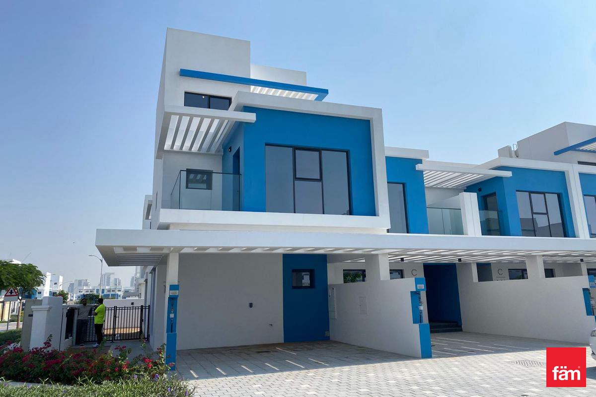 EndCorner Premium LShaped Garden | Ready To Move