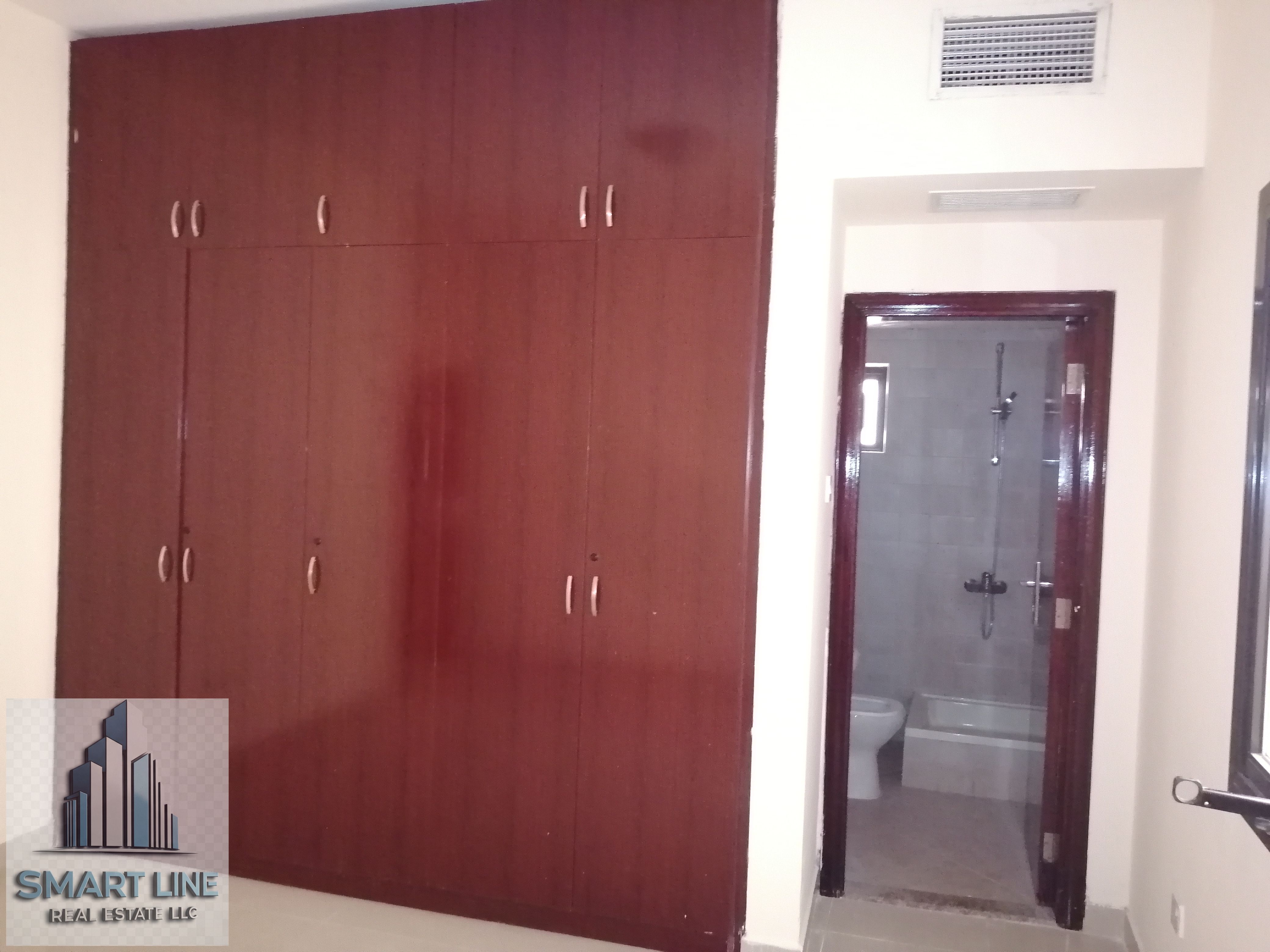 Chiller Free 1 Bedroom Hall With 2 Toilet And wardrobes Only 30k in Al Qasimia