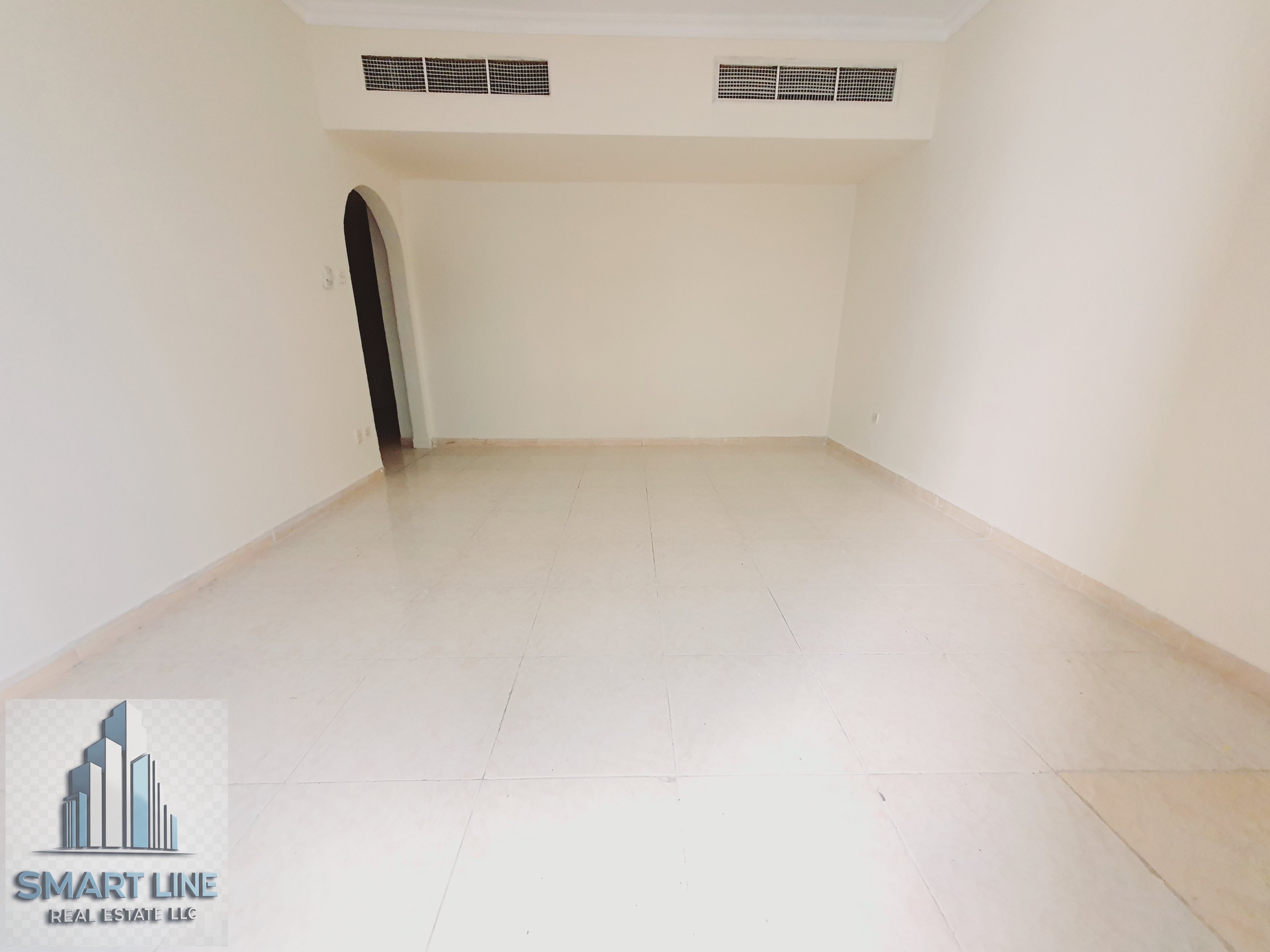 Lavish 1BHK with balcony on prime location //Close Hall with Parking in 33k// Family Building//Close to Park