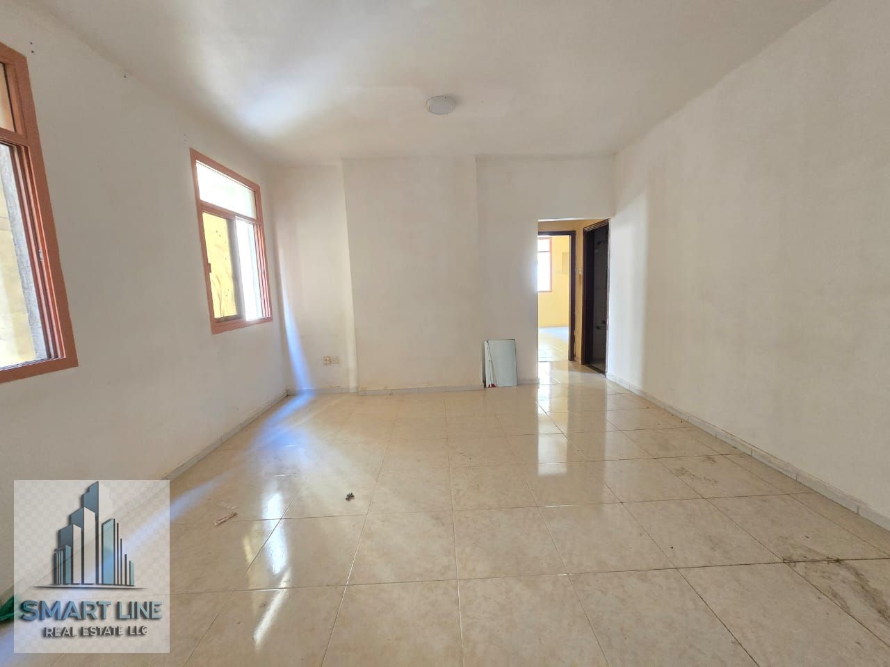 Golden Chance//2BHK apartment with Balcony and 6 cheques//Family Building, Just 32k