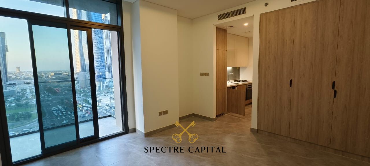 Waterfront View | Prime Location/ Chiller free