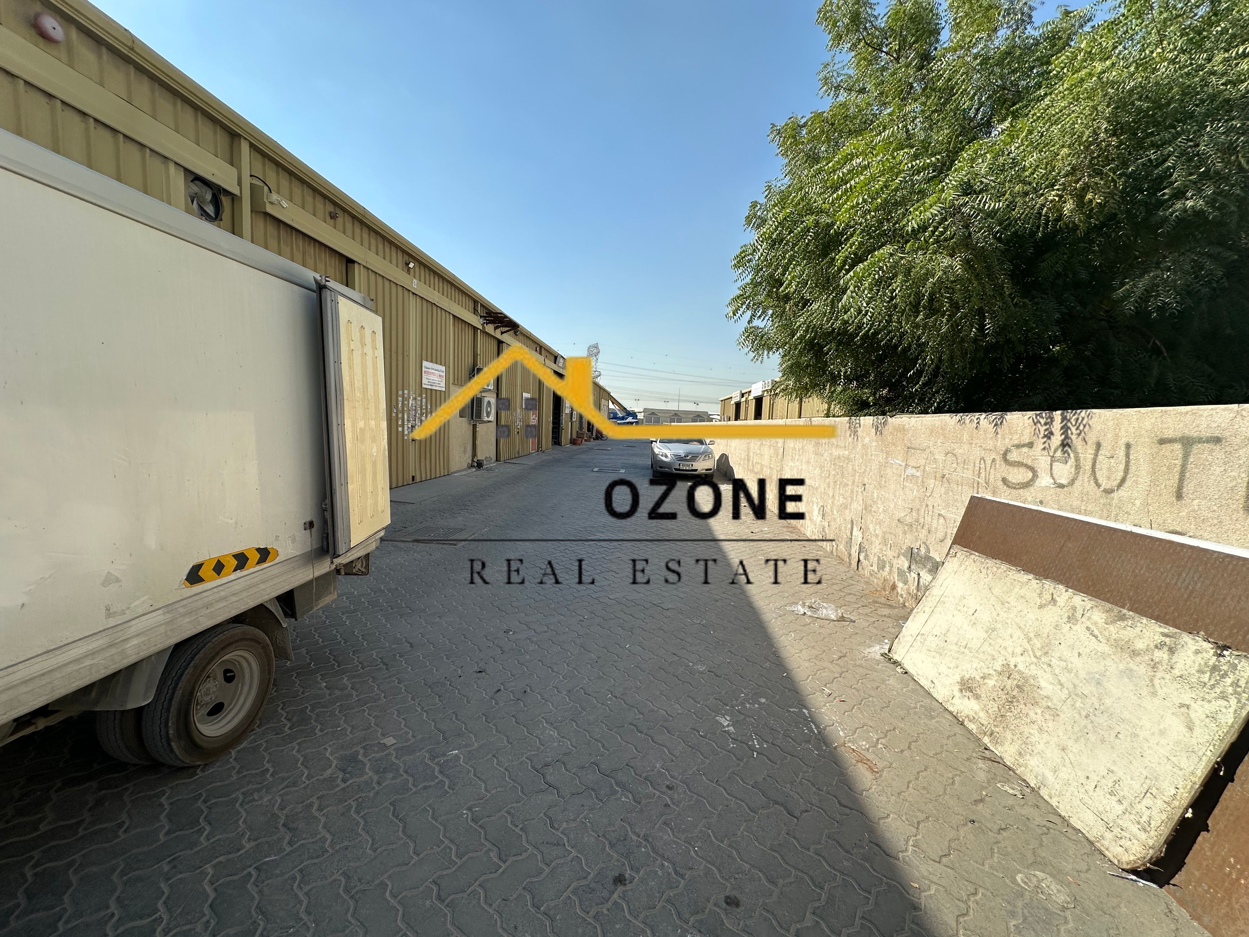 Prime Location\^On The Road\^WareHouse For rent