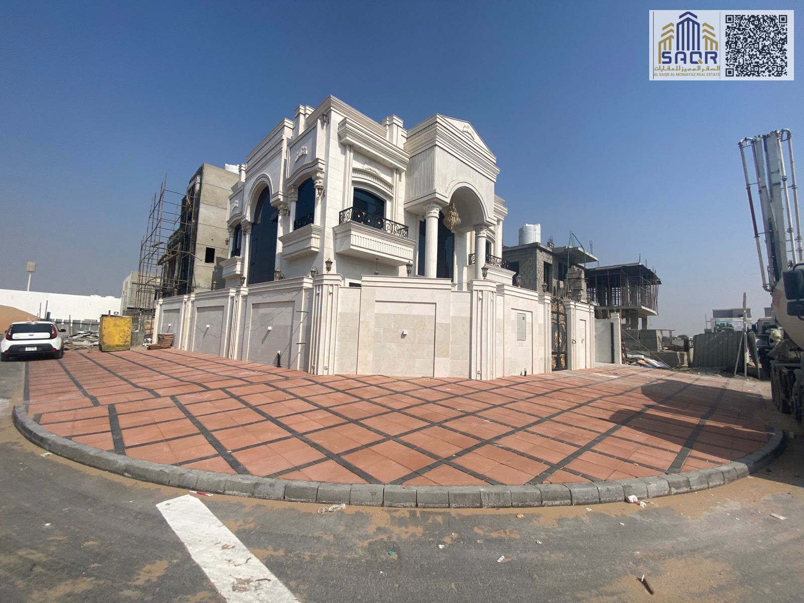 Corner villa for sale with a classic design and very high-end personal finishing.