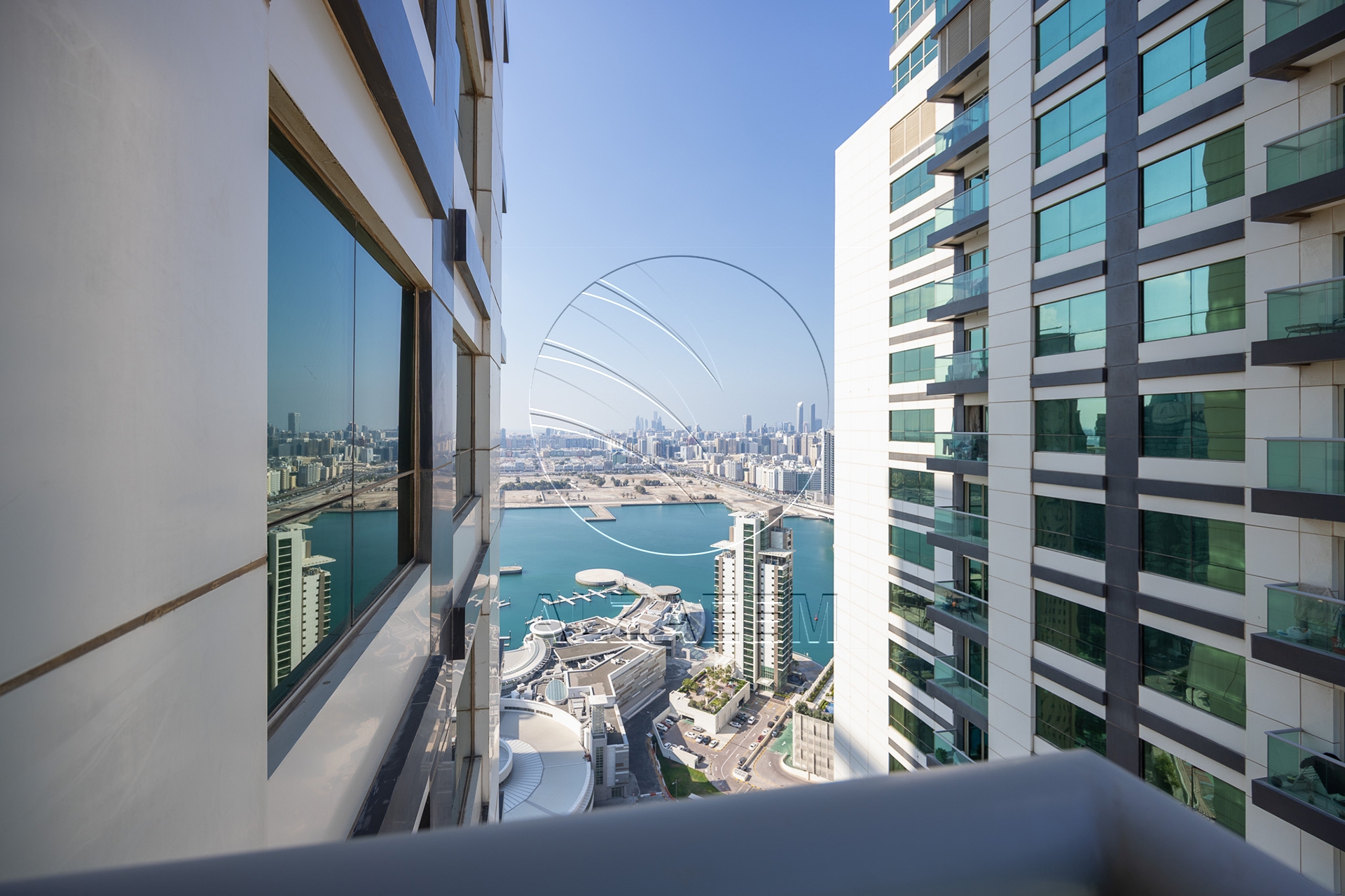 √1BR with Balcony | High Level | Partial Sea View√