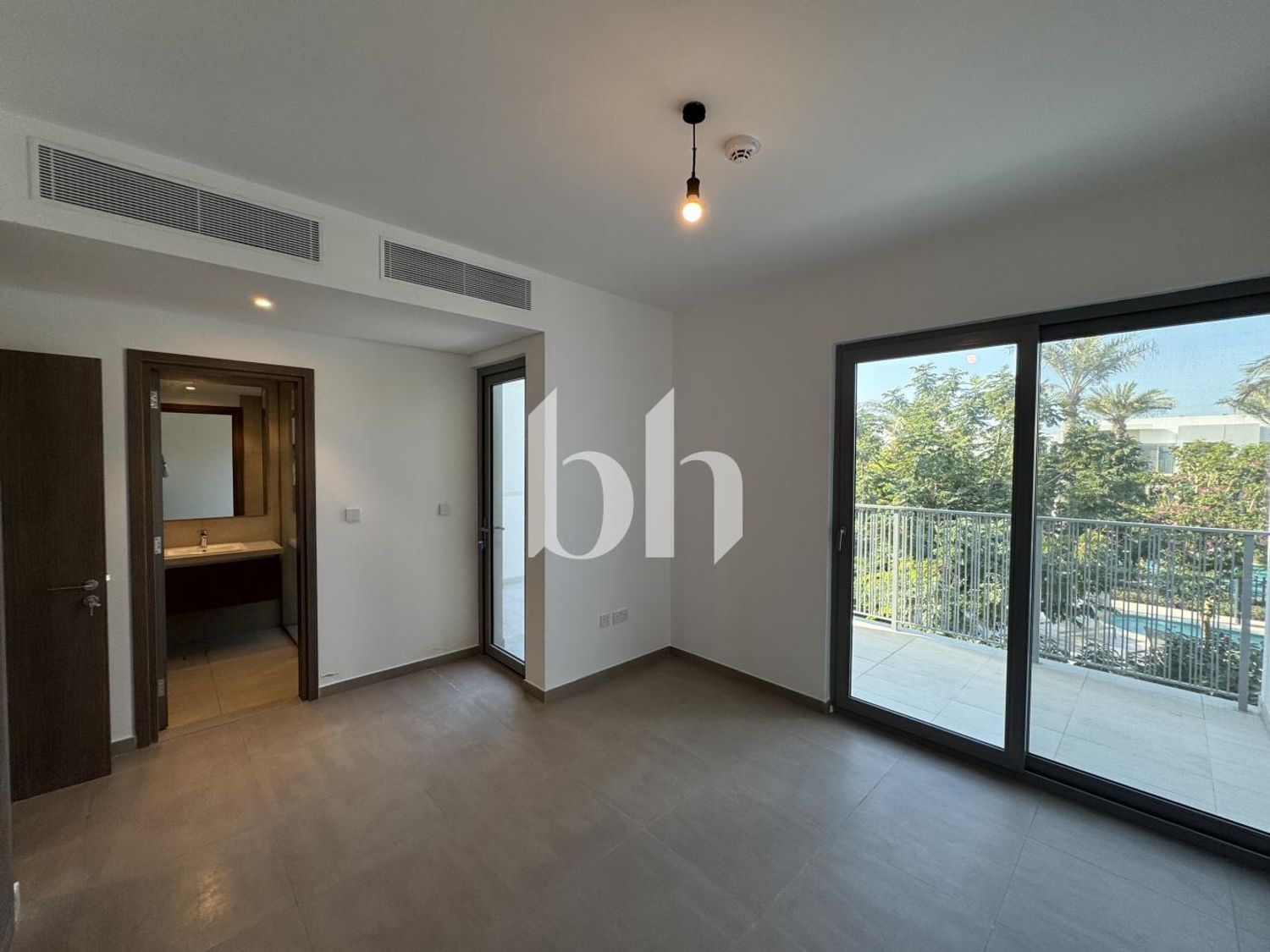 Move-in ready | Pool and Park facing | Prime