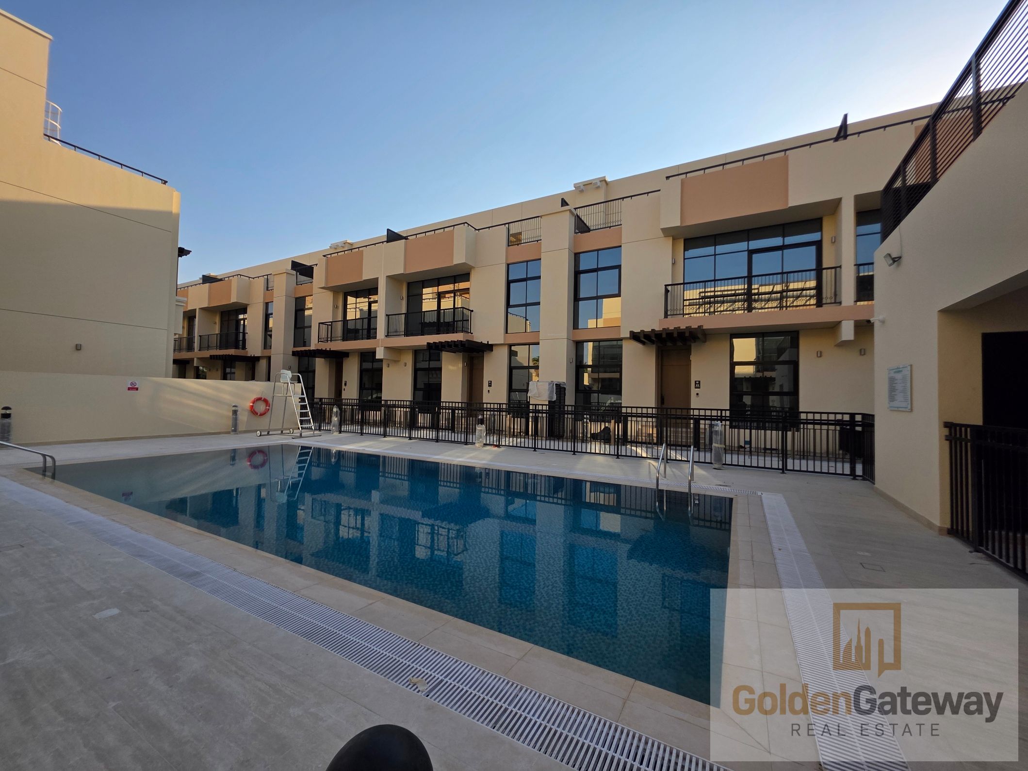 Ready to Move | Luxury Finish I Opposite to the pool