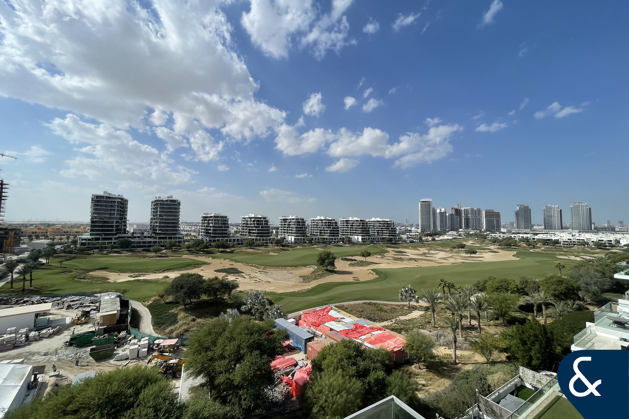 Large Terrace I Golf Views I Available Now