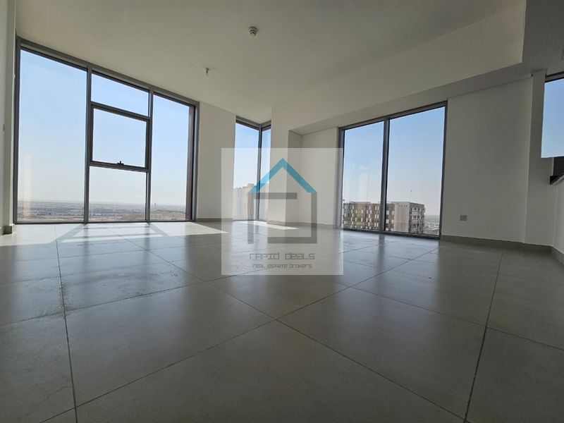 Ready to move in High Floor 2BR Apt with Store