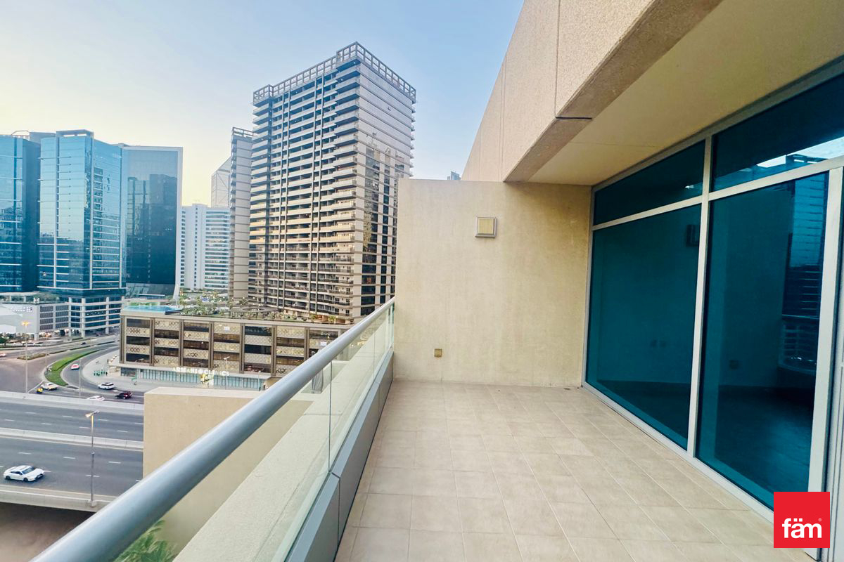 Building 3| 1 Br | Spacious Unit | Top Location