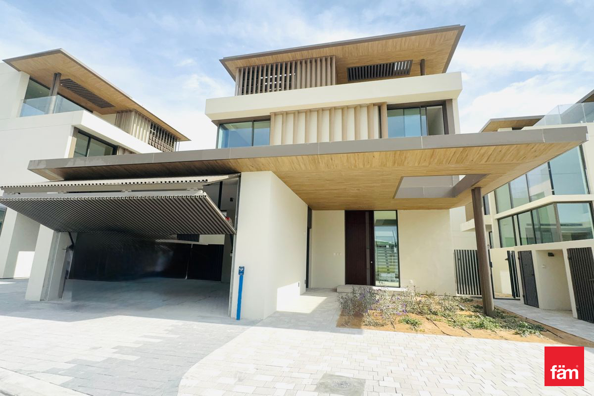 Phase 2 Luxury Villa | Burj View| Motivated Seller