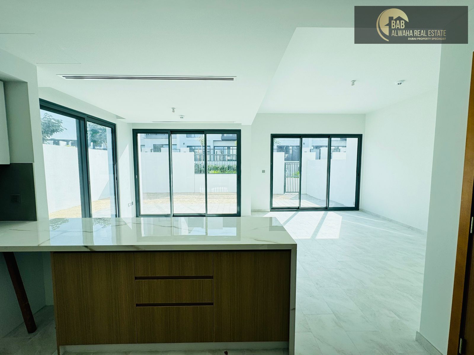 Corner Unit | 4 B/R Townhouse | Near to Amenities