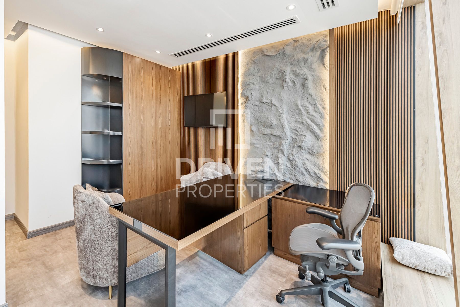 Luxurious and Fitted | Canal View | High Floor