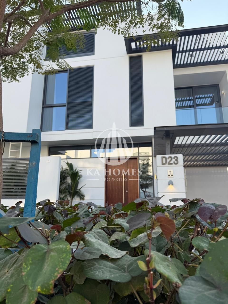 Seafront villa - 4-year installments - Registration fee discount - Maintenance fee discount - Fully furnished