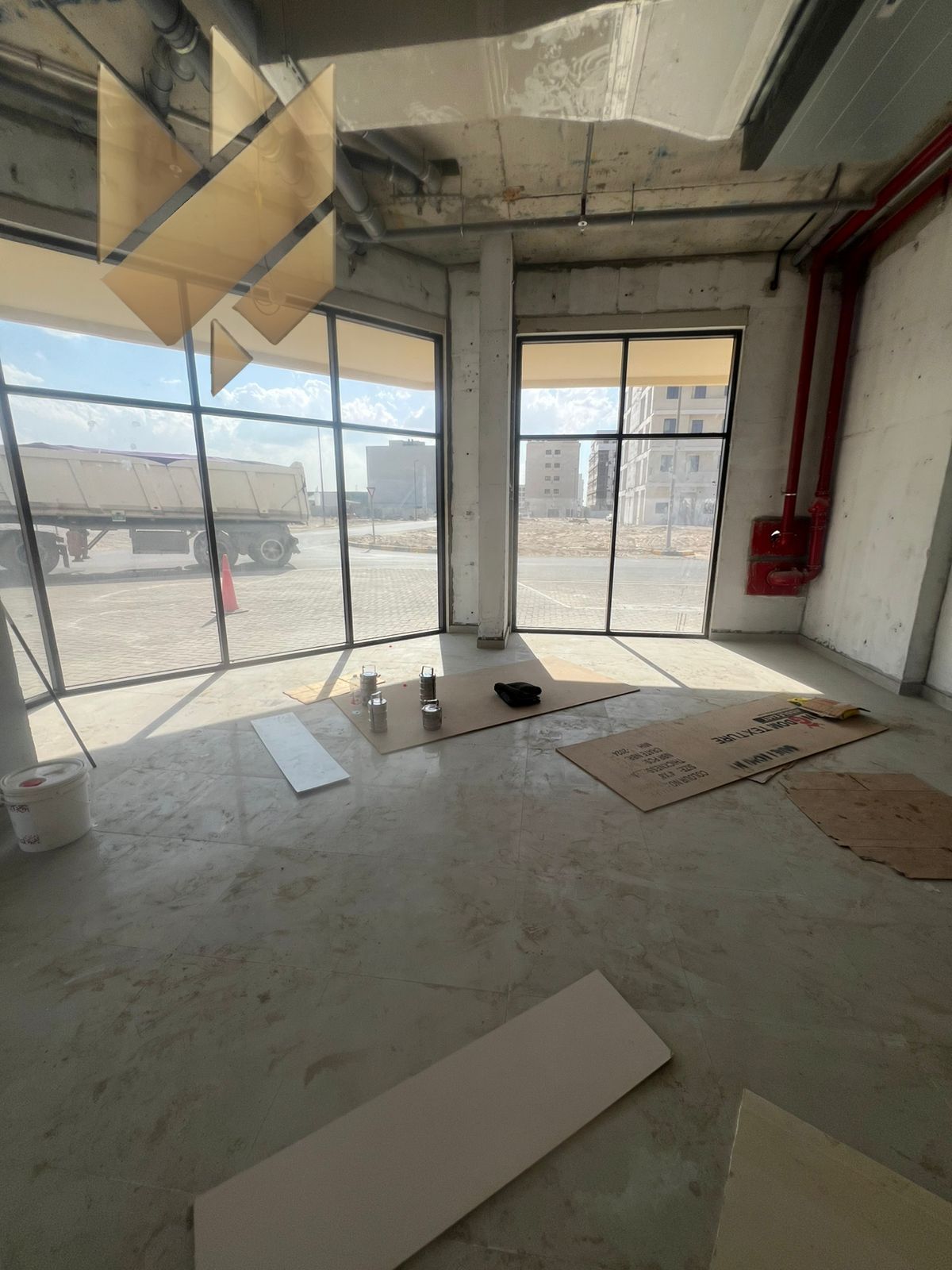 For Rent – Commercial Shop | Prime Strategic Location | First Occupant | Spacious Area | Excellent Finishes | Modern Designs | Suitable for Any Commer