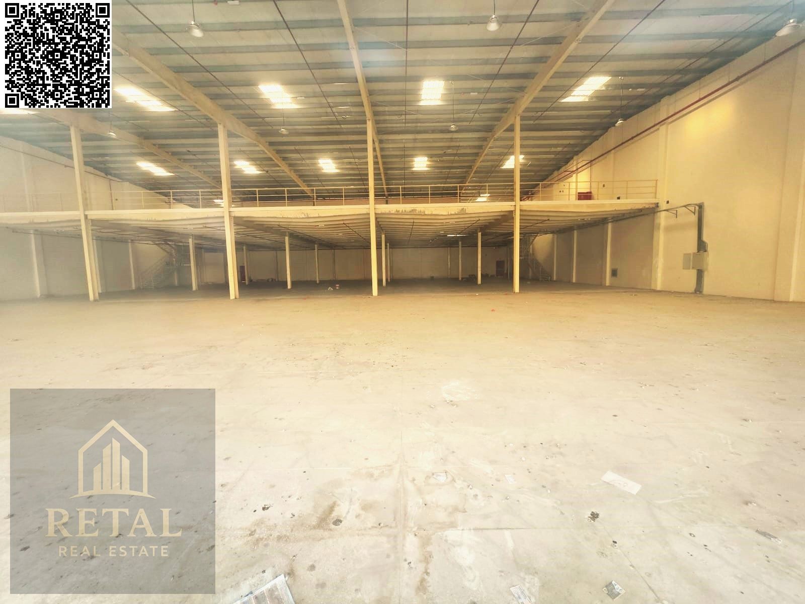 On the main street, parking is plentiful, suitable and good for all commercial activities.