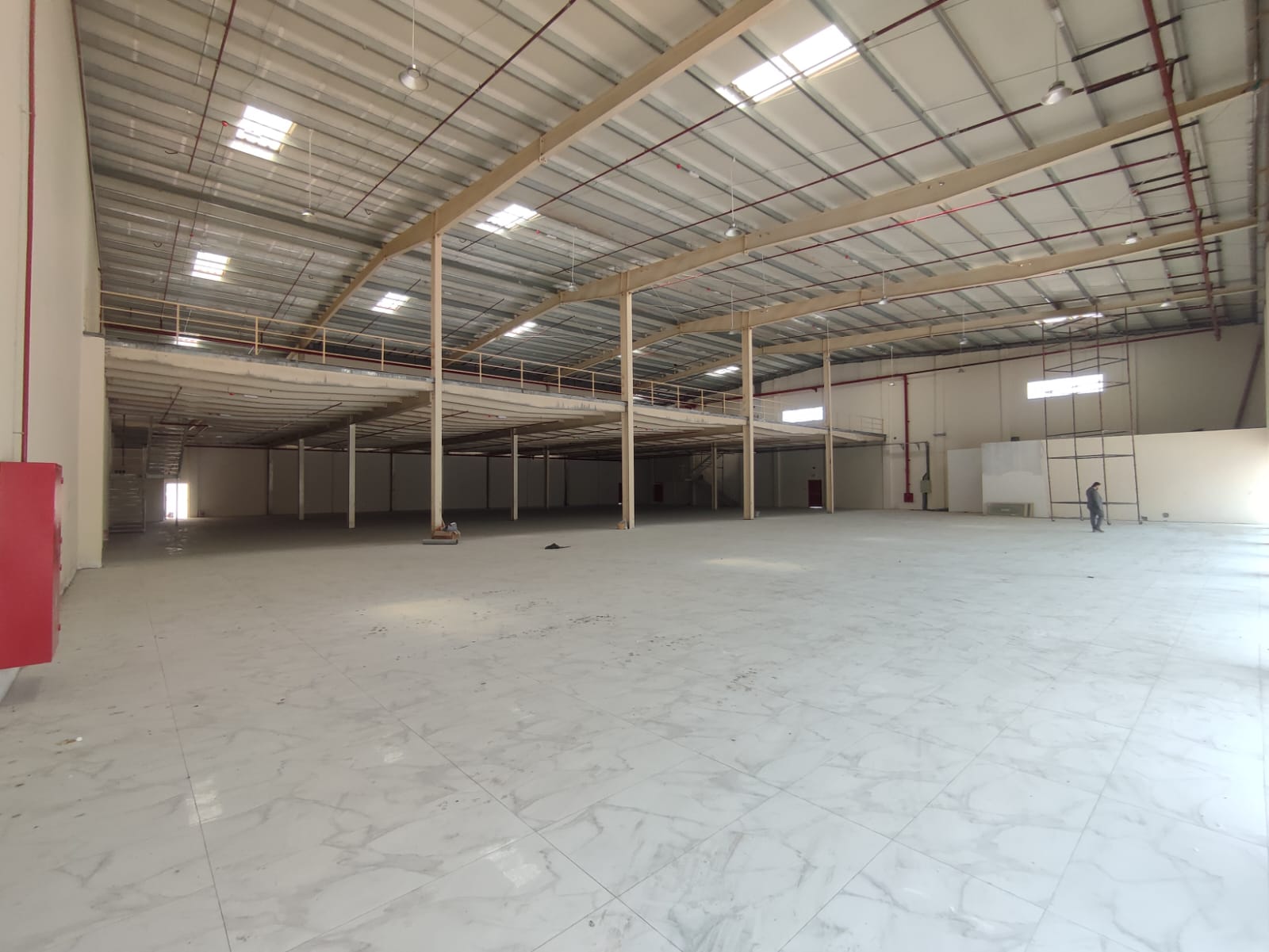 Large Commercial Warehouse for Rent