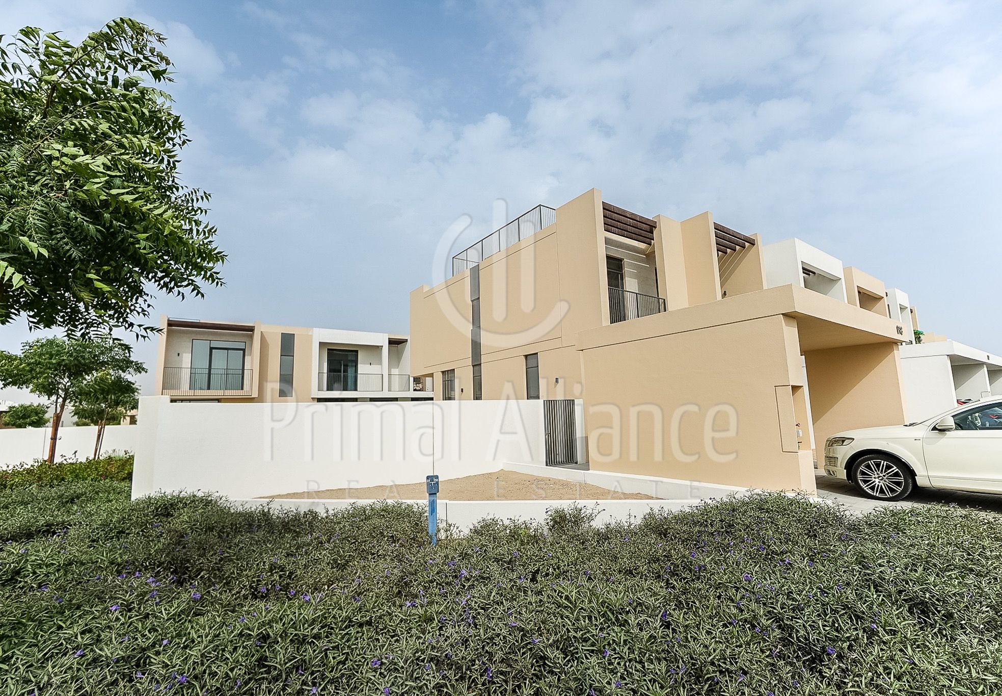 Spacious 4Br Villa | Vacant | Brand New