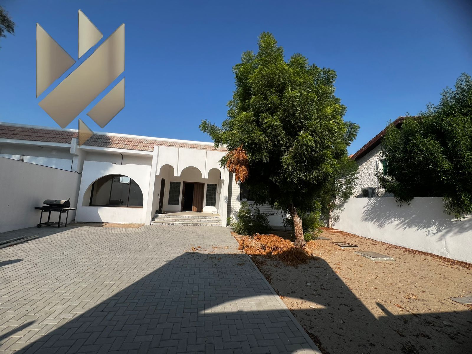 Villa for Rent in Al Falaj on a Prime Main Road