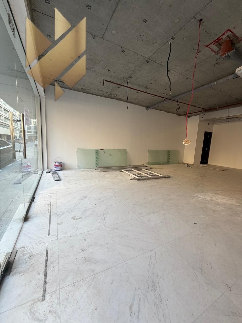 For Rent – Shop | Prime Strategic Location | On a Main Street | Excellent Space | Fully Equipped | Suitable for Any Commercial Activity | Flexible Pay