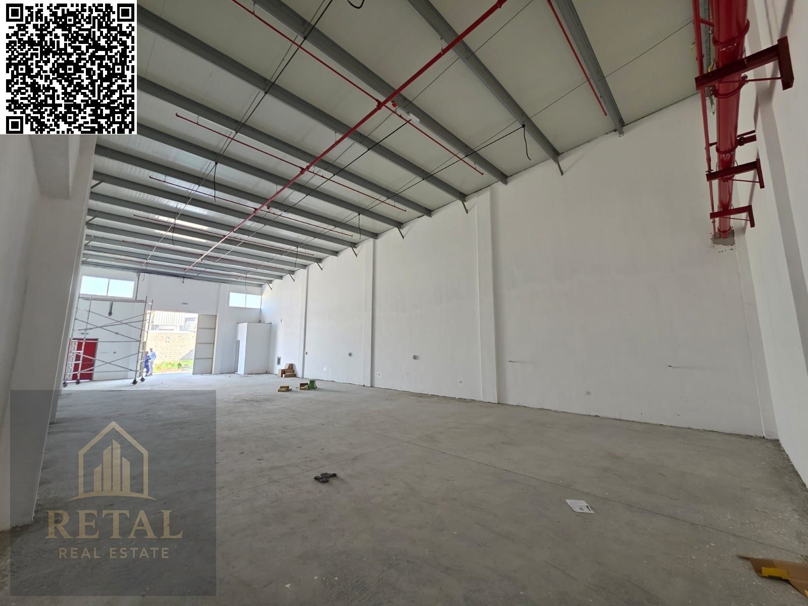 Large warehouse, new complex, on the main street, and the lowest rent in the market.